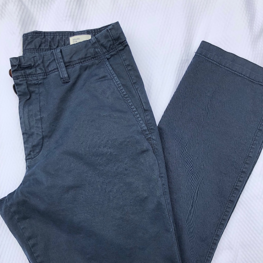 GAP Navy 30 x 30 SLIM chinos - like new